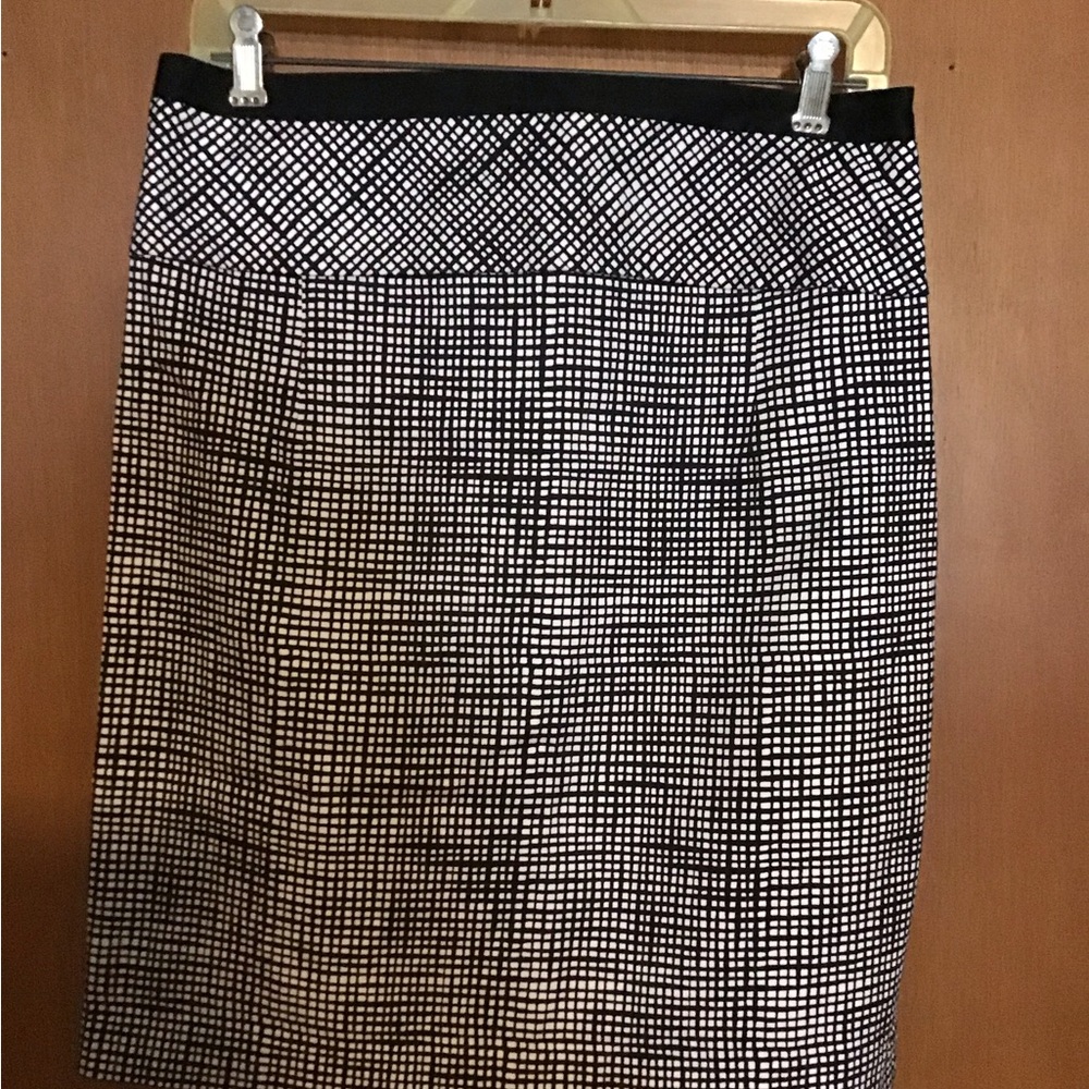 Express Design Studio Elegant Black and White Women's Skirt